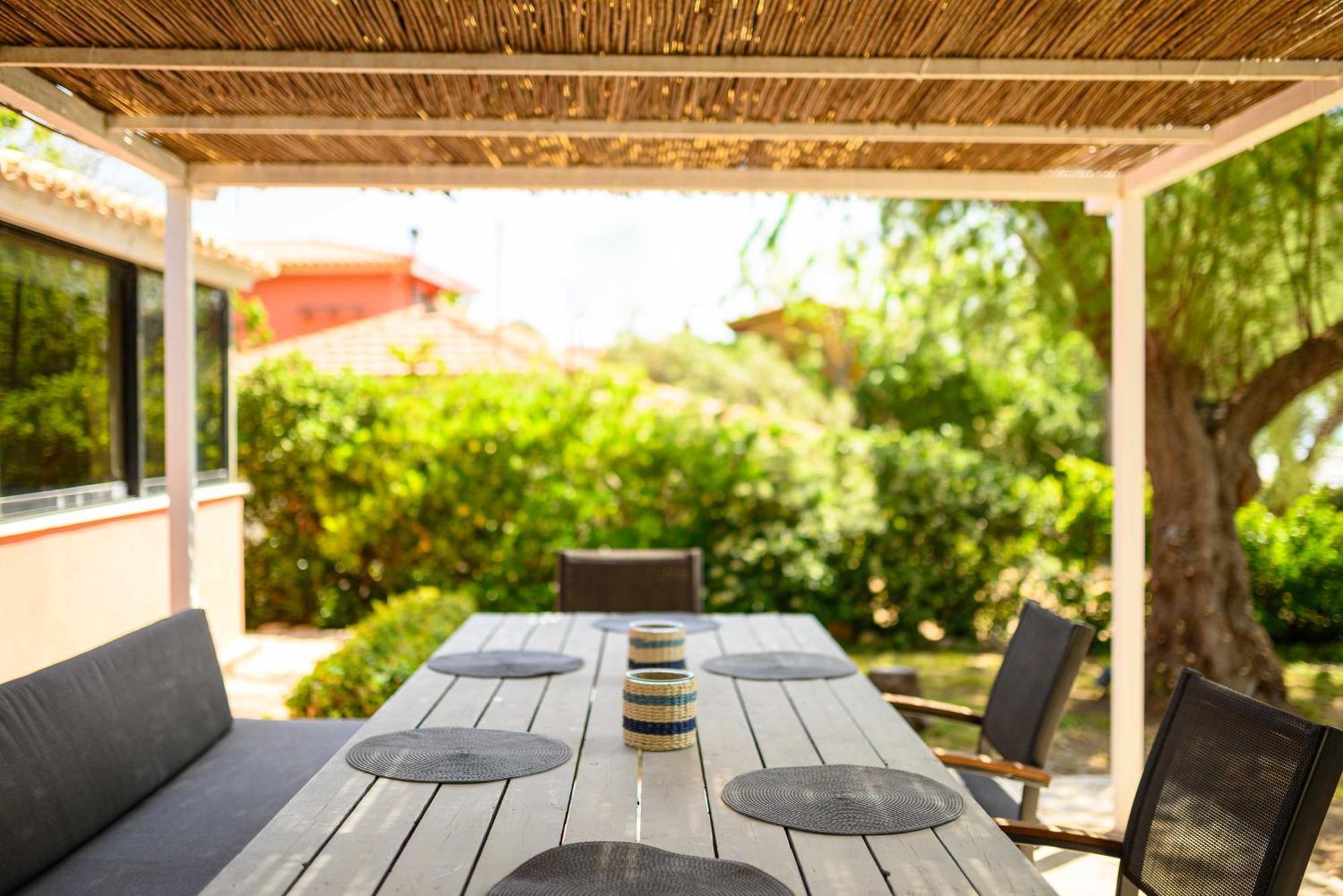 Salty Noses Beach House Paradise Perfect For Families ปีร์กอส ภายนอก รูปภาพ